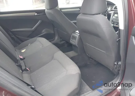 2013 Volkswagen Passat 2.5L S z USA, uszkodzony, nr VIN 1VWAP7A35DC067454